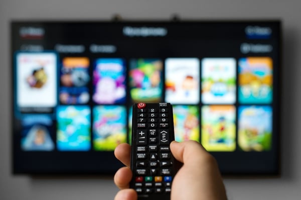 Tv-vuosi 2022: kotimaisten suoratoistopalveluiden katseluaika kasvoi 20 prosenttia